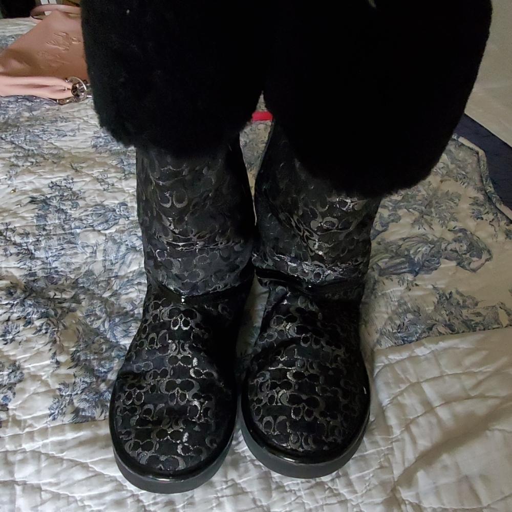 Like new fur lined coach boots